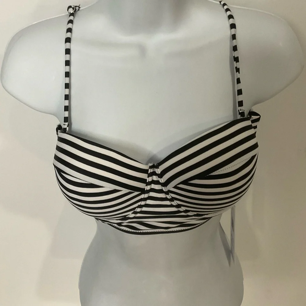 Cupshe NWT’s Black & White Striped Bandeau Bikini Top; Adjustable Straps; Size M